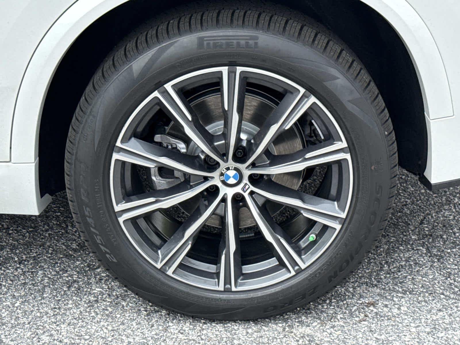 New 2026 Mineral White Metallic BMW xDrive40i image 12