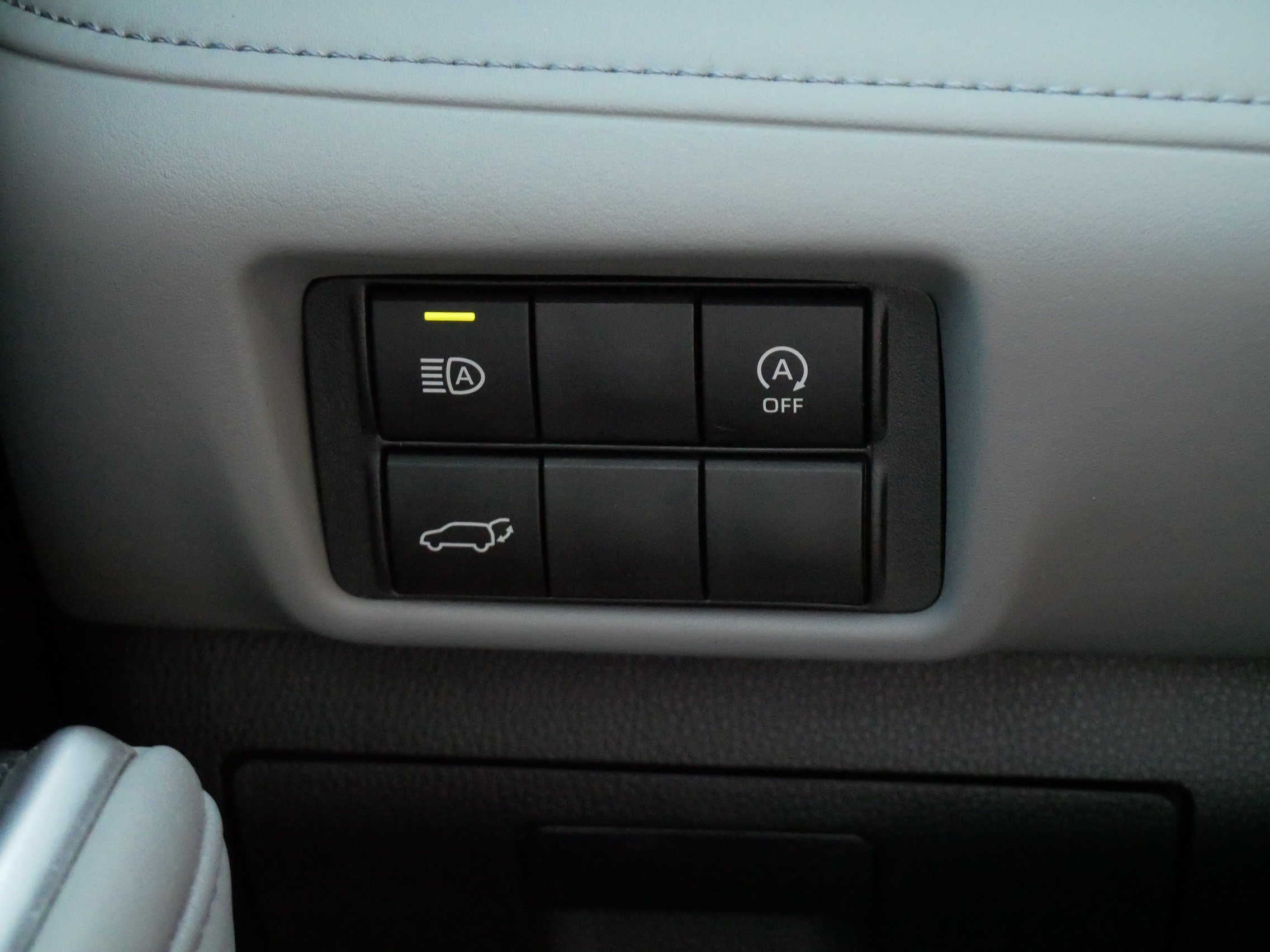 Certified Used 2025 CELESTIAL SILVER Toyota XLE image 27