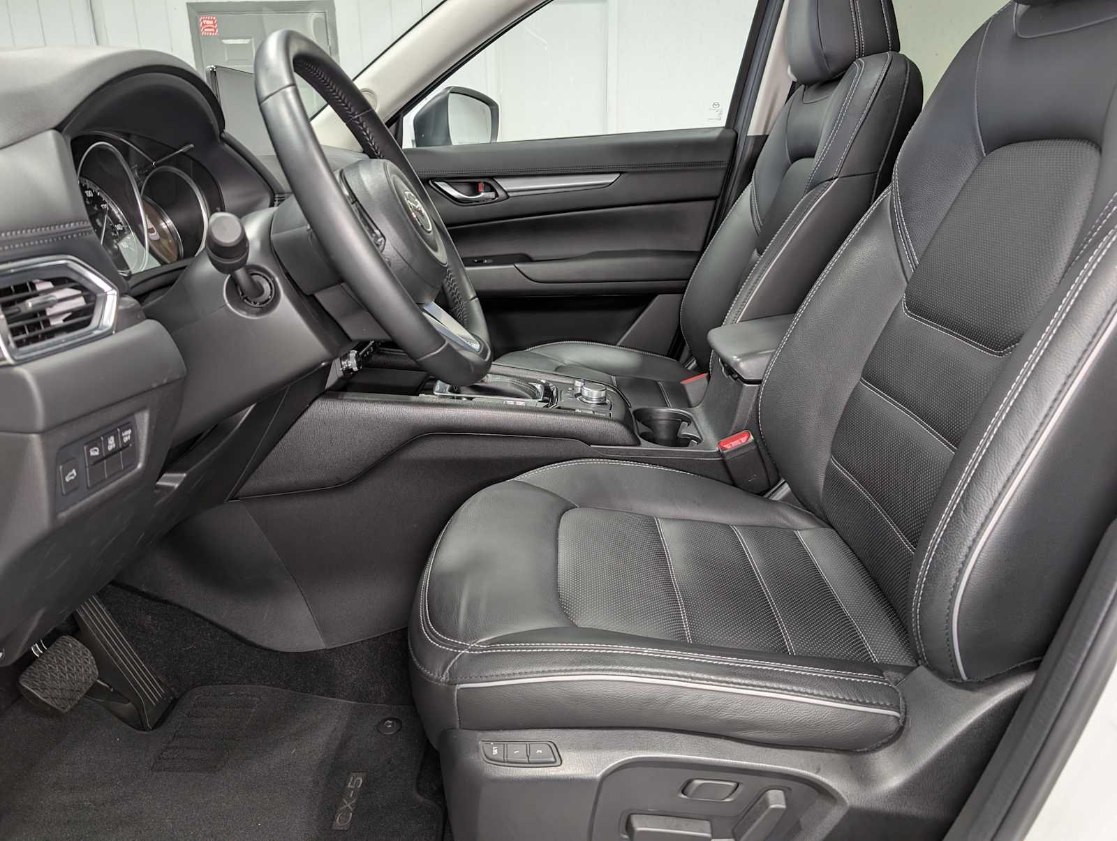 Used 2025 Rhodium White Metallic Mazda 2.5 S Preferred Package image 4
