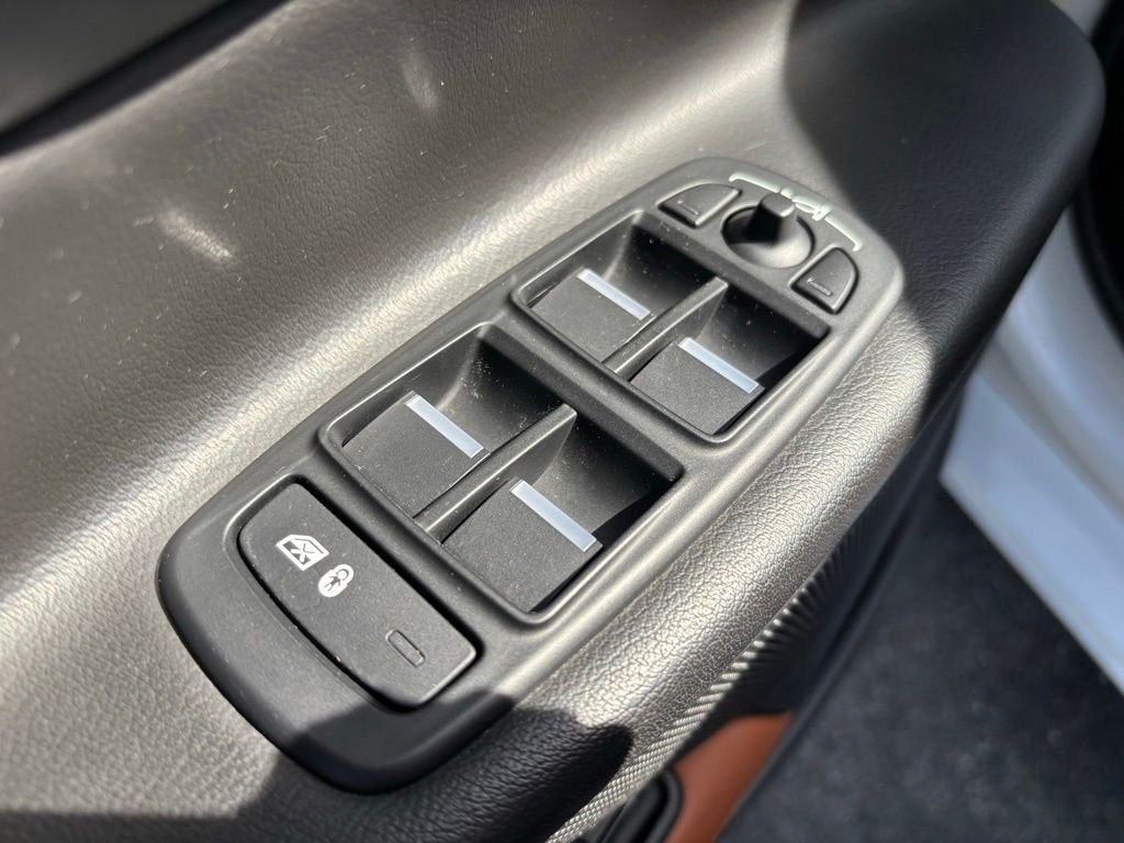 Used 2018  Jaguar 35t Portfolio Limited Edition image 23