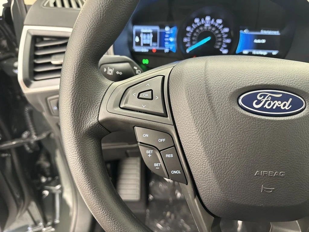 New 2024 Green Ford SE image 10