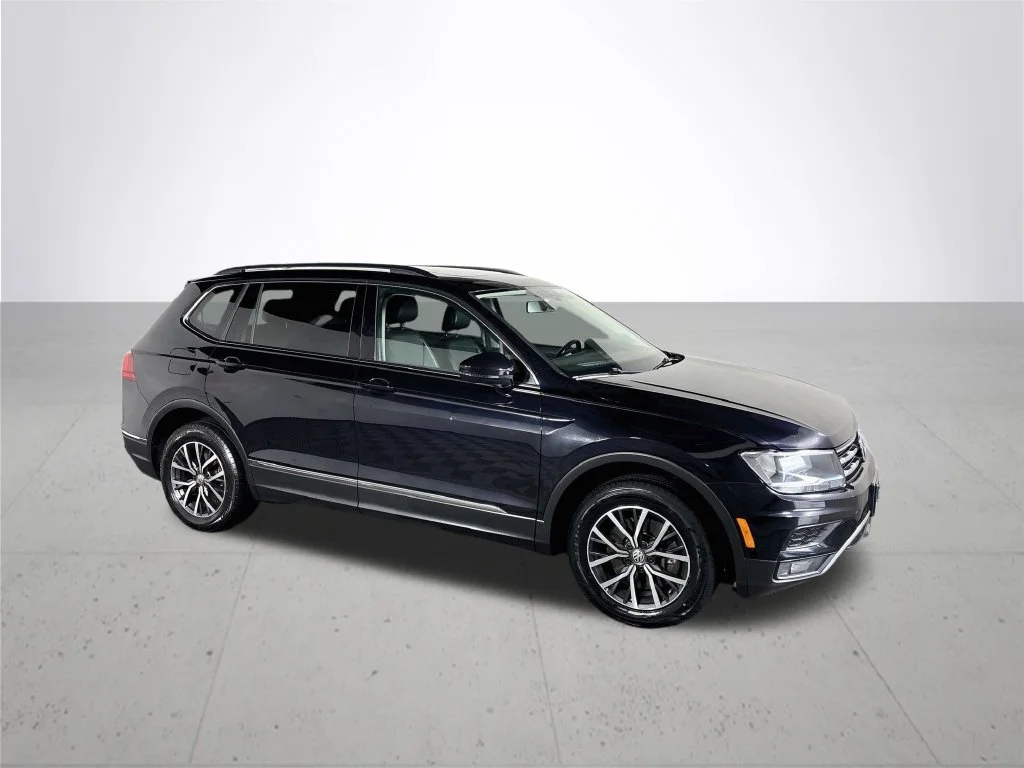 Used 2018 Black Volkswagen 2.0T SE image 4