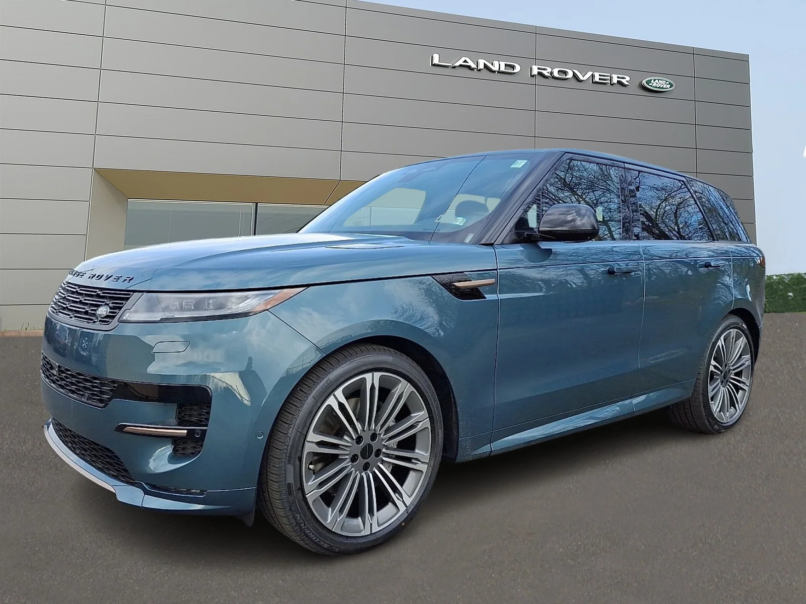 New 2026 Giola Green Land Rover P400 Dynamic SE image 1