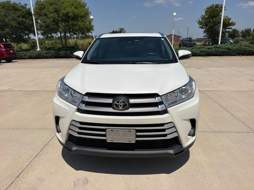 Used 2019 White Toyota XLE image 2