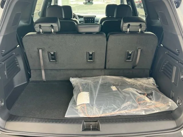 2026 GMC Acadia AT4 - Photo 24