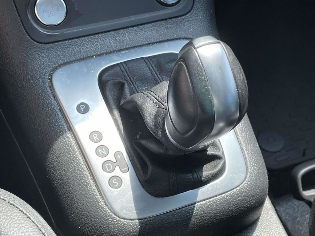 Used 2015 Gray Volkswagen SEL image 36