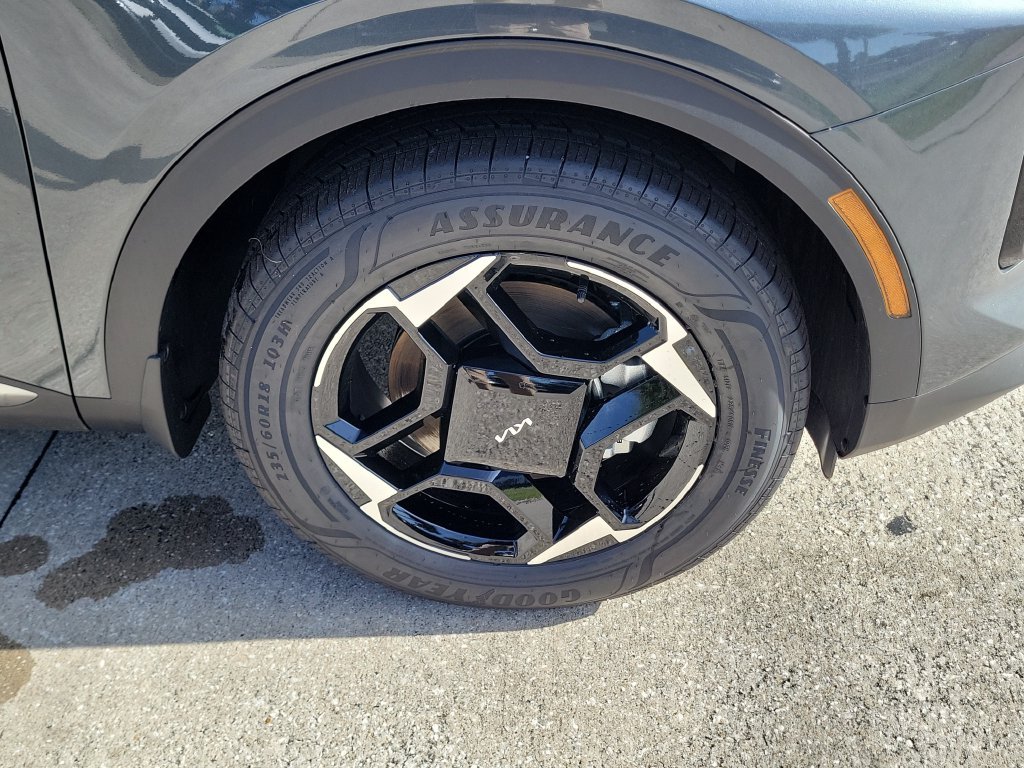 New 2026 Gravity Gray Kia EX image 40