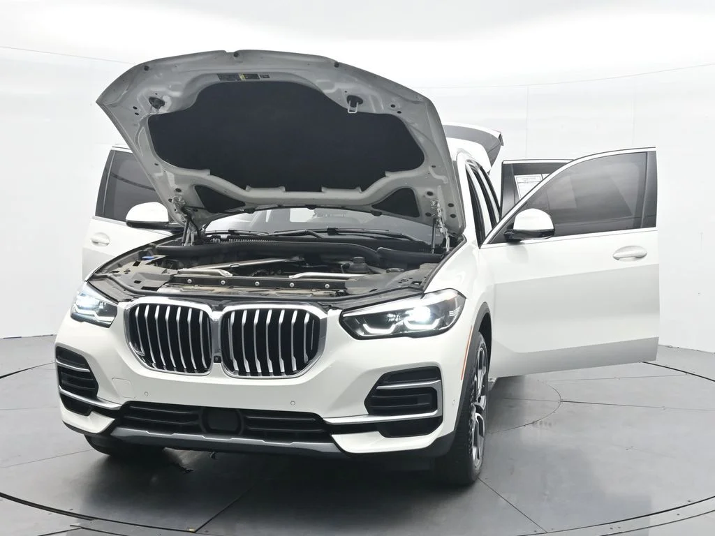 Used 2022 White BMW sDrive40i image 43
