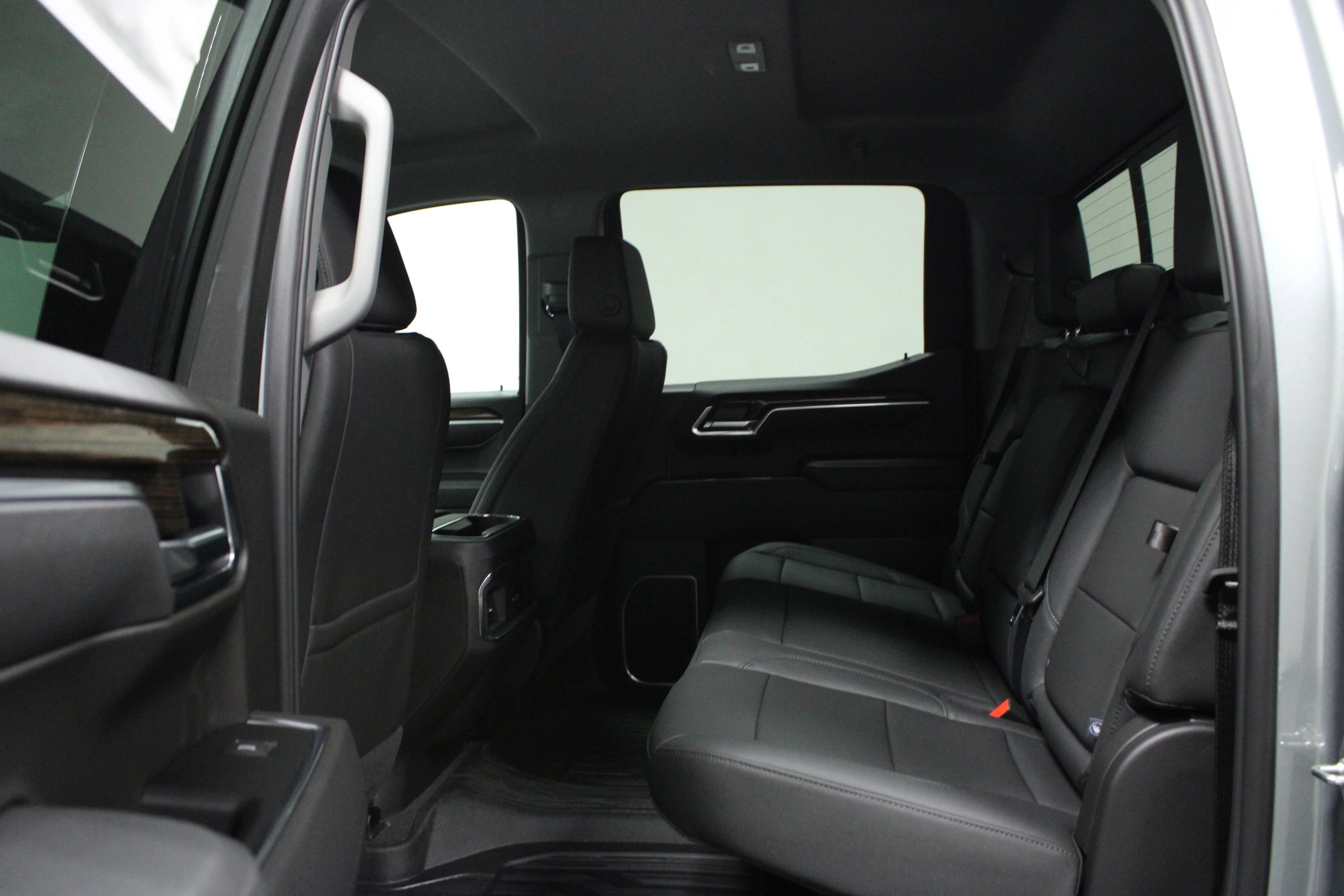 New 2026 Sterling Metallic GMC Elevation image 13