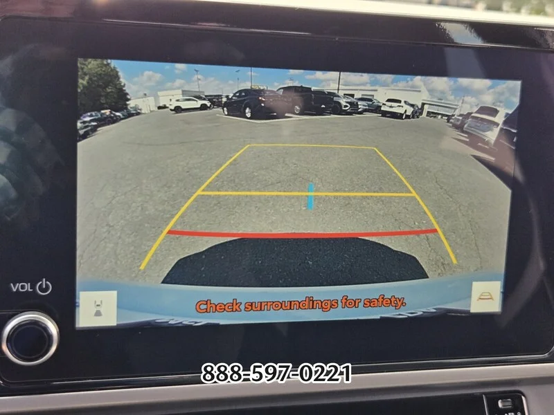 Used 2025 Ice TOYOTA SE image 22