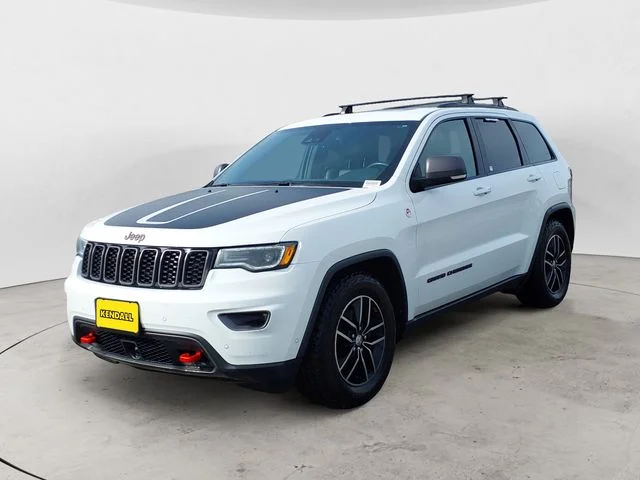 Used 2017 White Jeep Trailhawk image 1