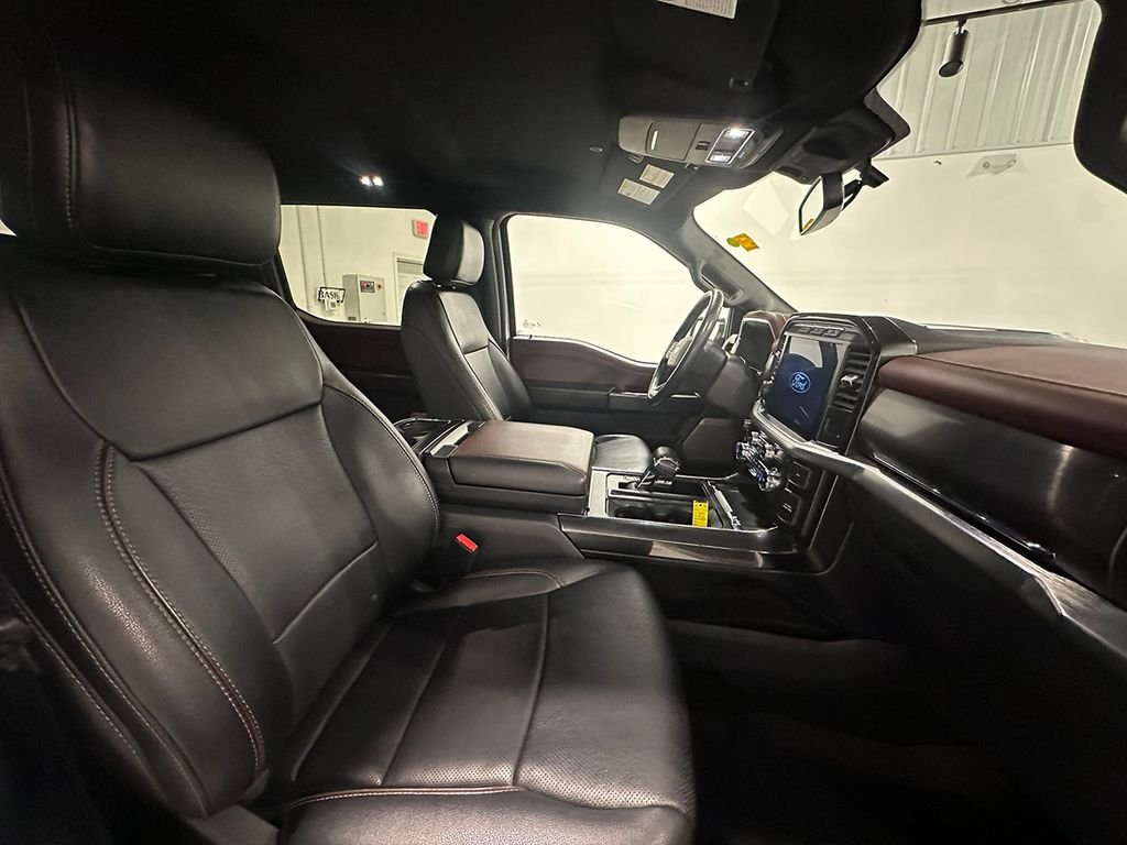 Used 2022 White Ford Lariat image 30