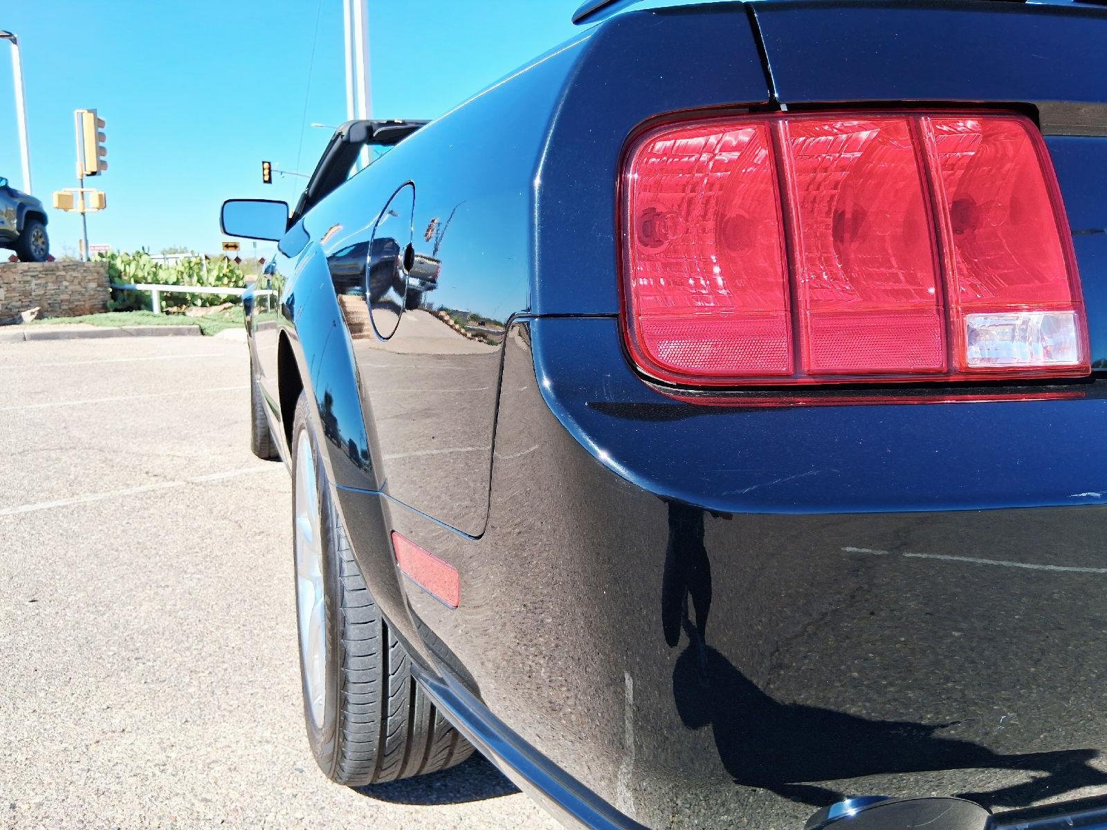 Used 2007  Ford GT Deluxe image 8