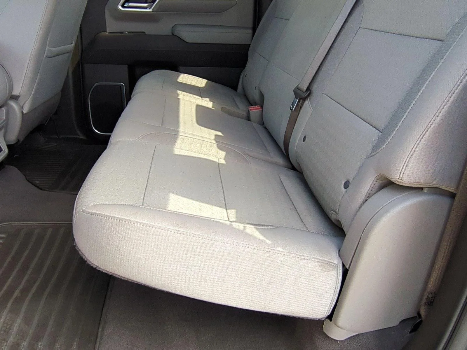 Used 2025 Sterling Gray Metallic Chevrolet LT image 19