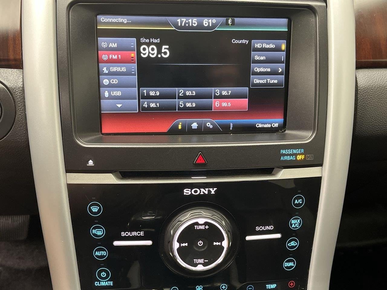 Used 2014 White Platinum Metallic Tri-Coat Ford Limited image 19