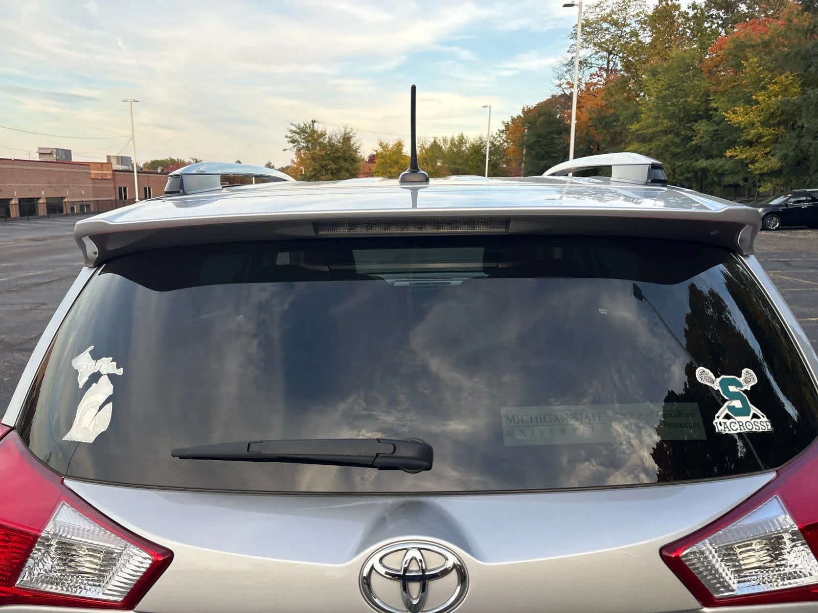 Used 2015 Classic Silver Metallic Toyota XLE image 6