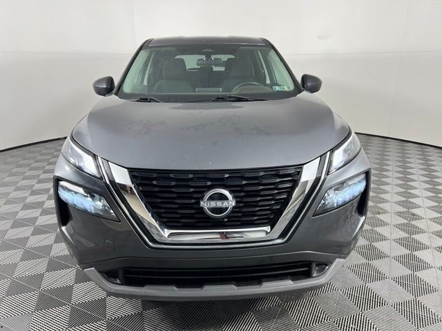 Used 2023 Gray Nissan S image 2