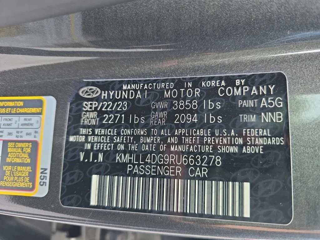 Used 2024 Amazon Gray Hyundai SE image 25