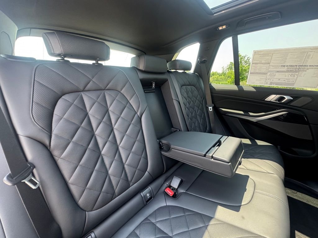 Used 2026 Brooklyn Grey Metallic BMW xDrive40i image 21