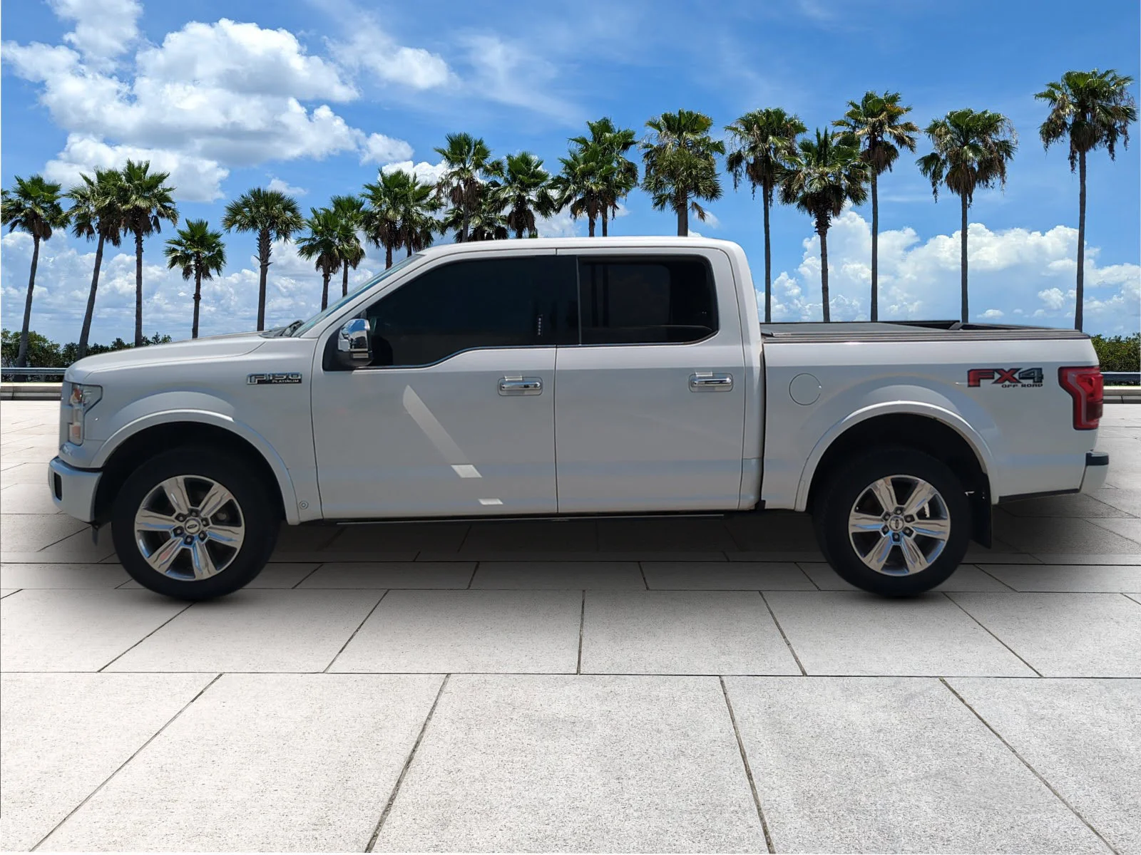 Used 2015 White Platinum Metallic Tri-Coat Ford Platinum image 4
