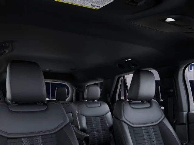 New 2027 Star White Metallic Tri-Coat Ford ST-Line image 22