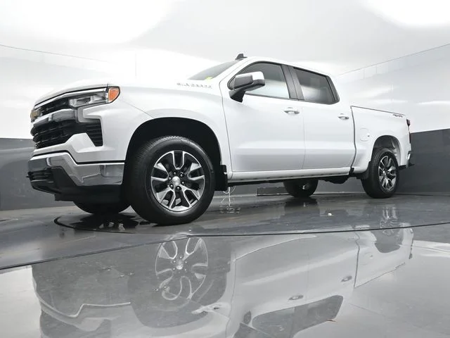 Used 2023 White Chevrolet LT image 31