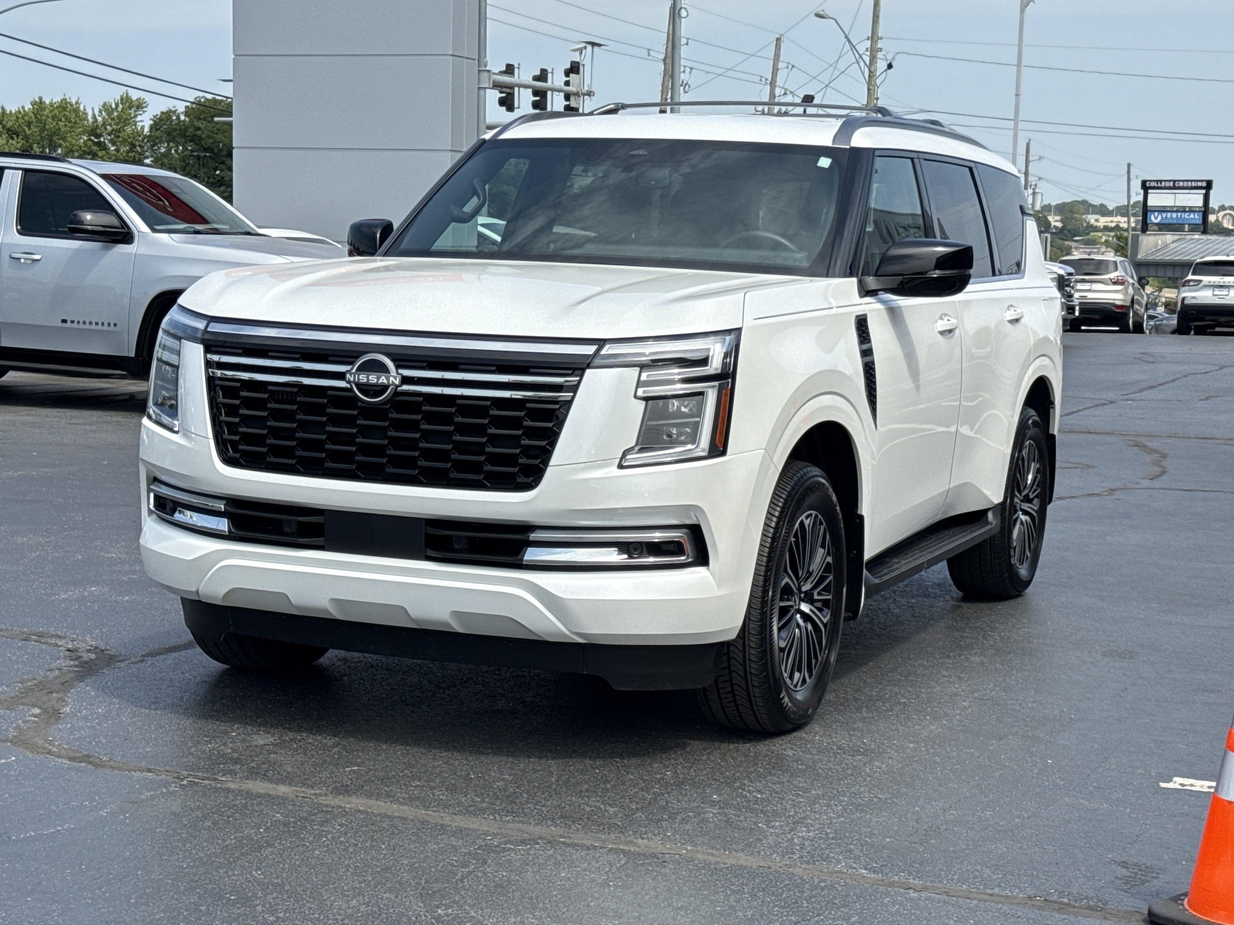 Certified Used 2026 Aspen White Tricoat Nissan SL 4WD image 9