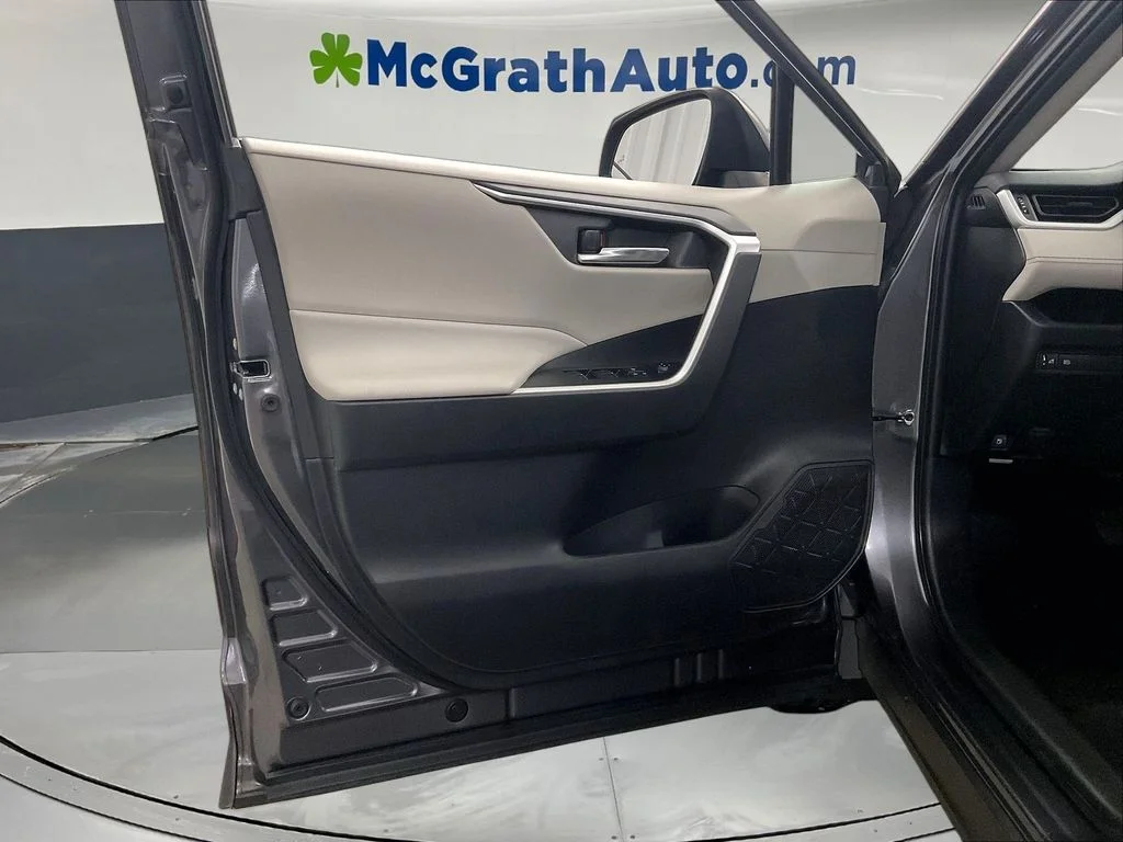 Used 2022 Gray Toyota XLE image 28
