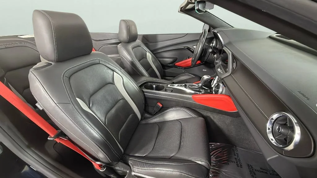Used 2022 Black Chevrolet 2LT image 35