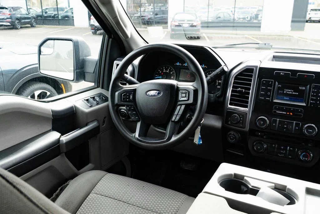 Used 2016 White Ford XLT image 9