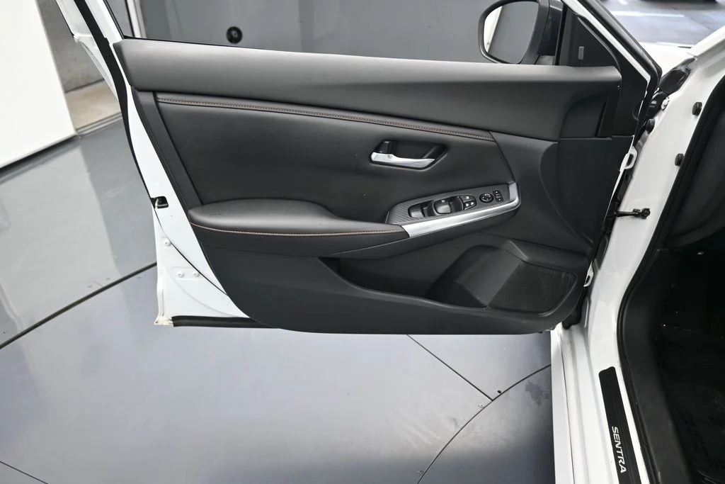 Used 2020 Aspen White Tricoat Nissan SR image 13