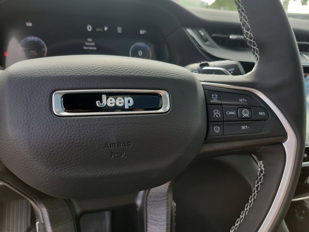 New 2026 Baltic Gray Metallic Clear-Coat Exterior Paint Jeep Limited image 27