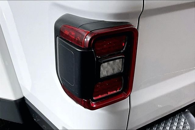 Used 2021 White Jeep Mojave image 22