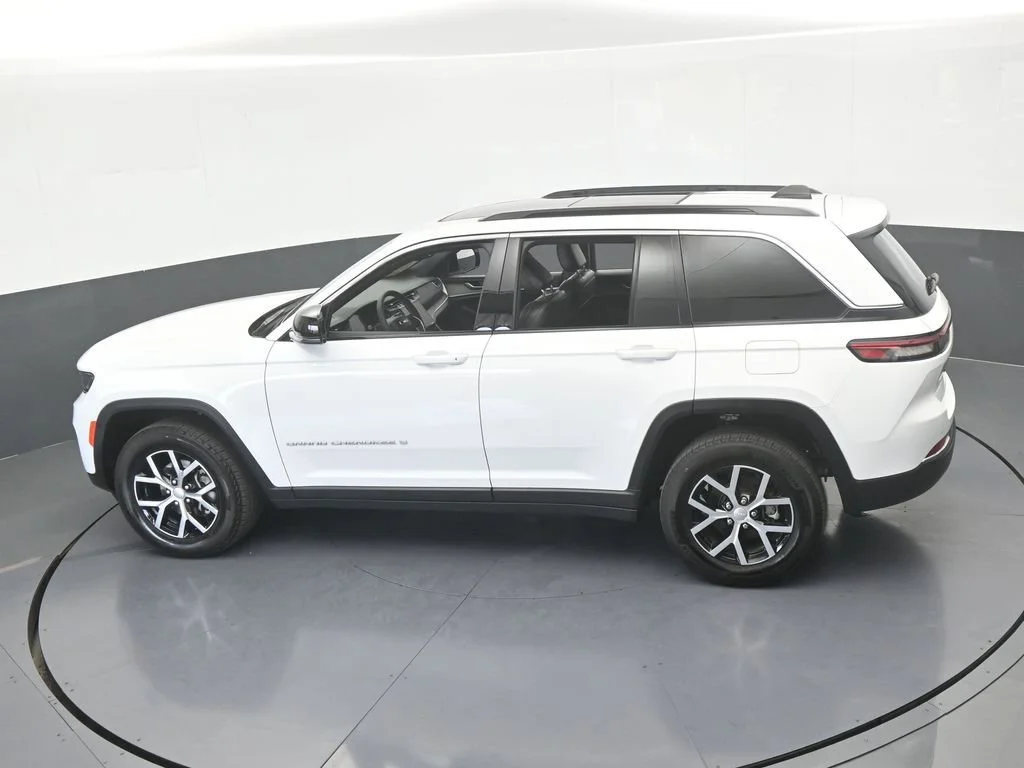 Used 2024 White Jeep Limited image 54