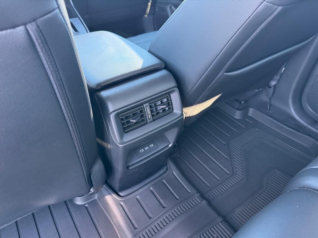 Used 2026 Solar Silver Metallic Honda EX-L image 15