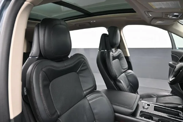 Certified Used 2021 Flight Blue Lincoln Reserve image 32