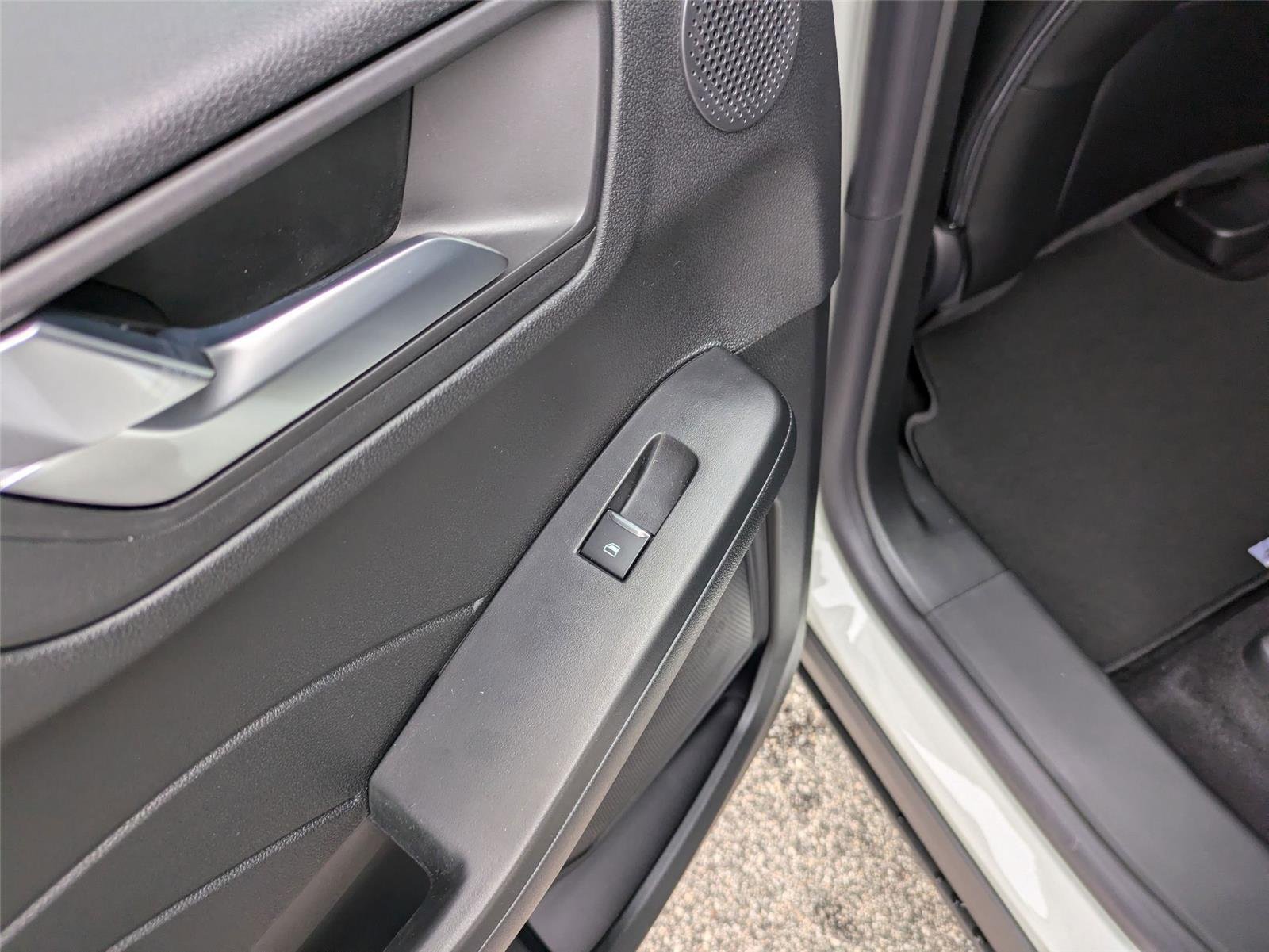 New 2025 Star White Metallic Tri-Coat Ford PHEV image 30