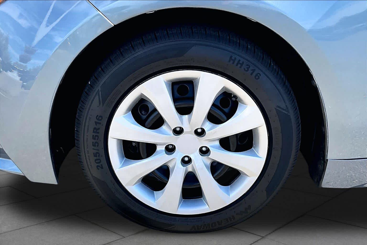 Used 2022 Celestite Toyota LE image 10