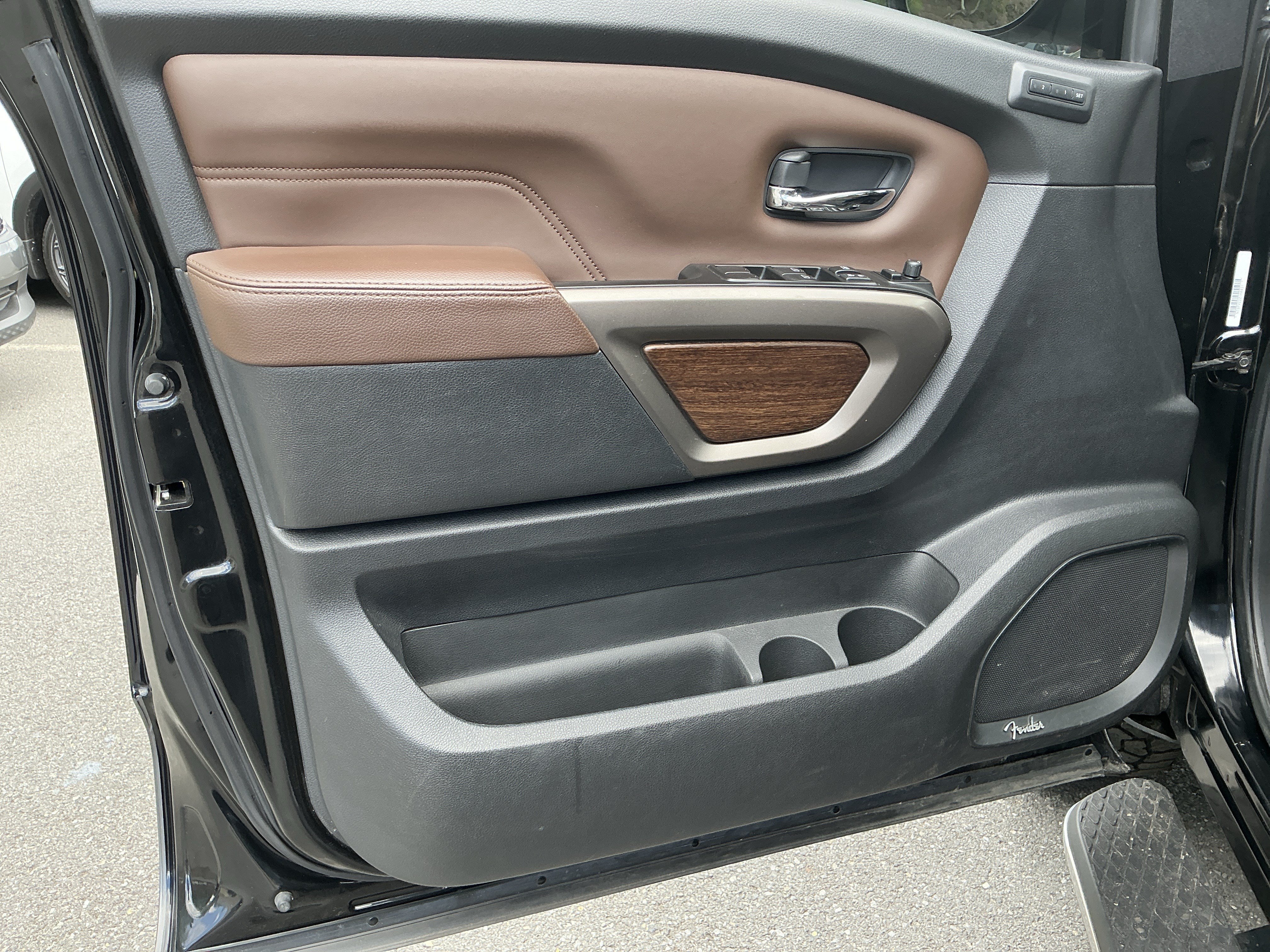 Used 2023 Super Black Nissan Platinum Reserve image 18