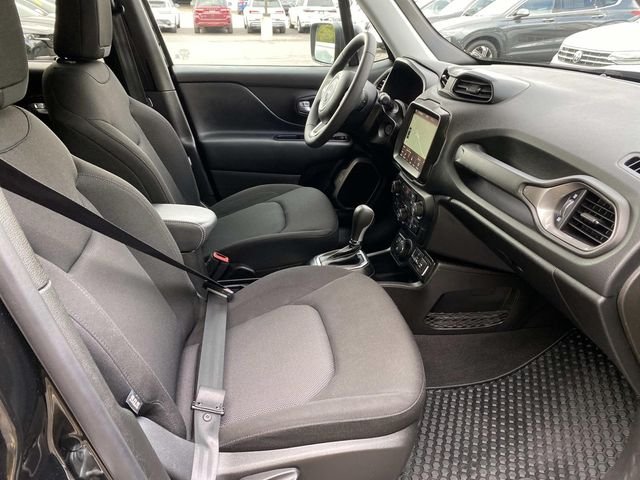 Used 2023 Black Clearcoat Jeep Latitude image 27