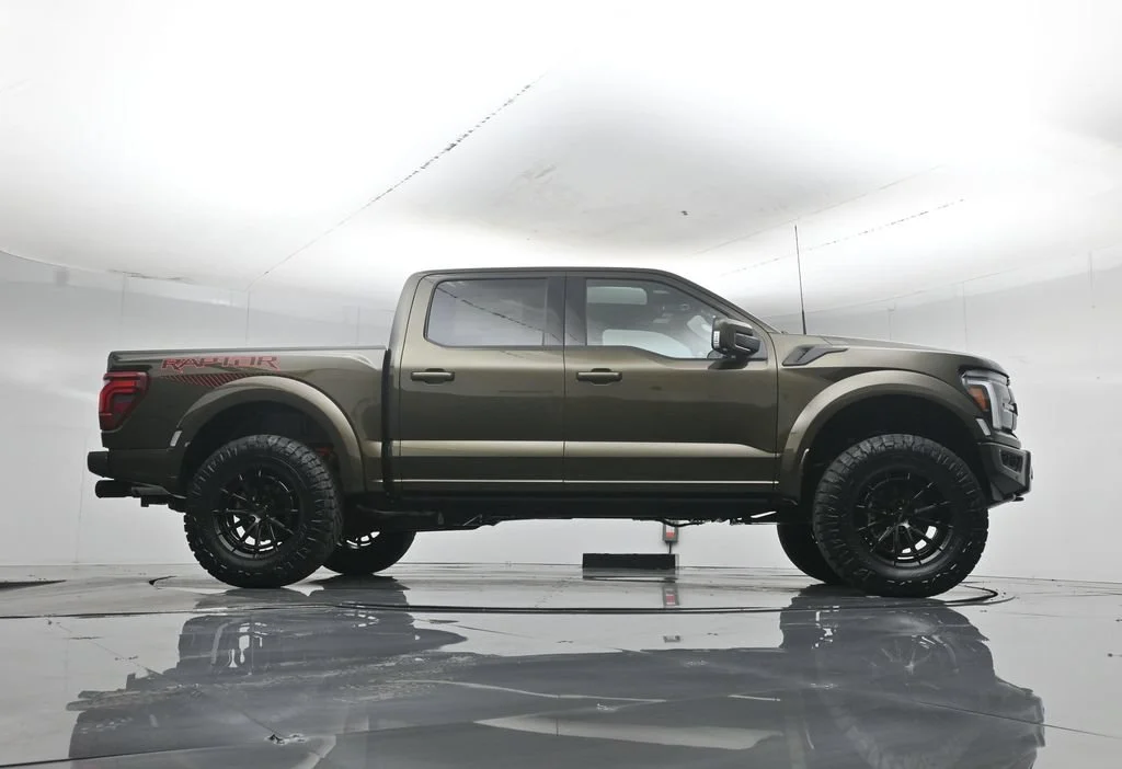 New 2026 Shelter Green Ford Raptor image 50