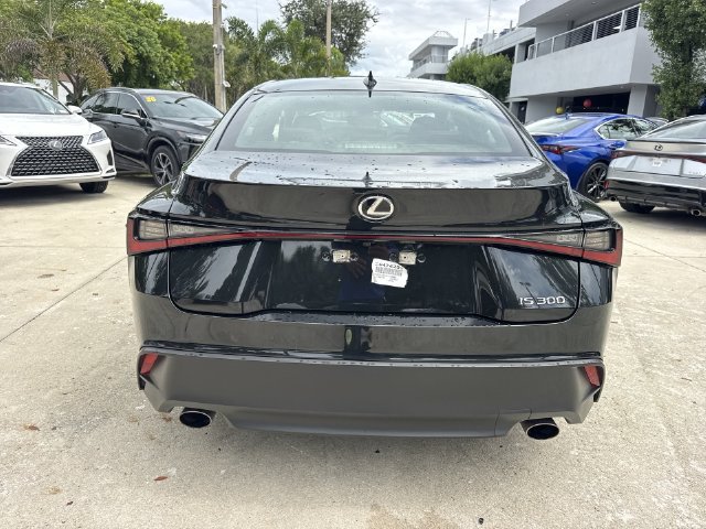 2025 Lexus IS 300 - Photo 24