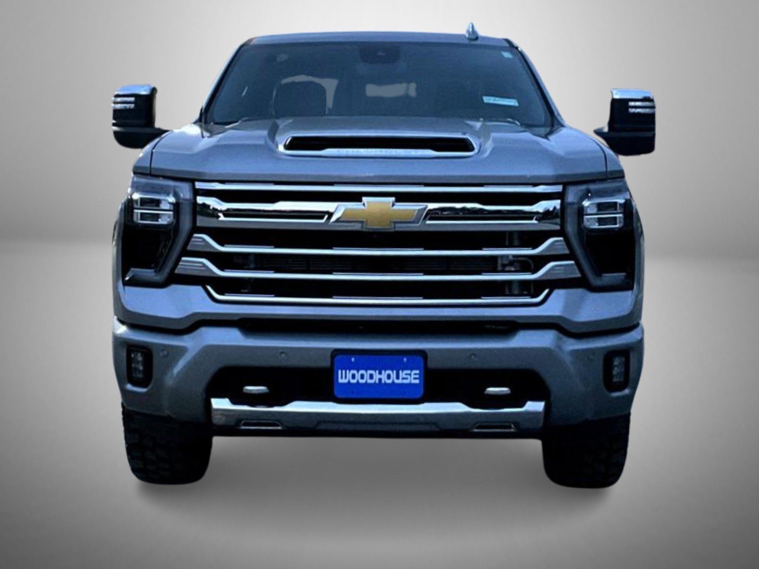 Used 2024 Gray Chevrolet High Country image 2