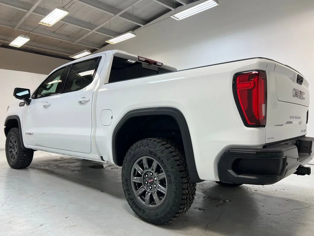 2026 GMC Sierra 1500 AT4X - Photo 10