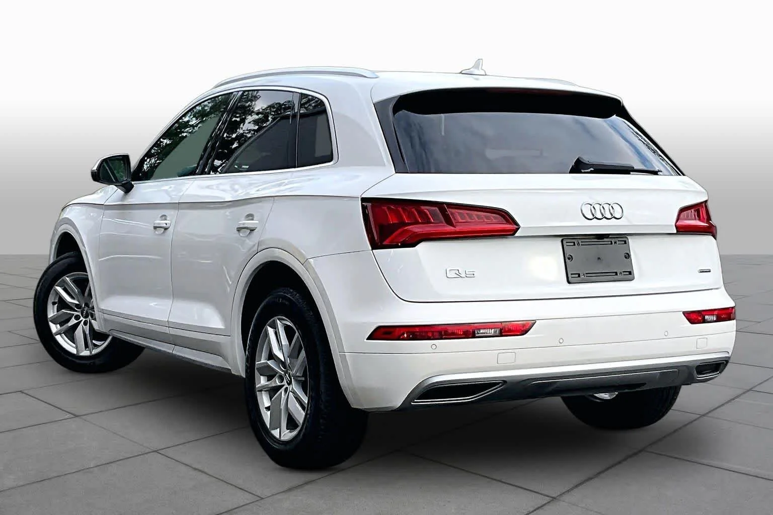 Used 2020 Brilliant Black Audi Premium image 12