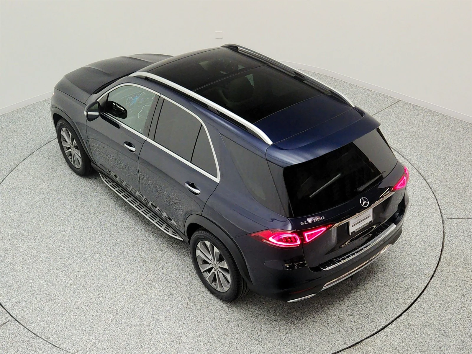 Used 2021 Lunar Blue Metallic Mercedes-Benz GLE 350 SUV image 28