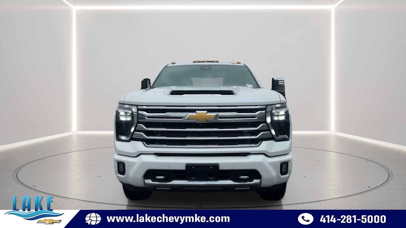 Certified Used 2024 Iridescent Pearl Tricoat Chevrolet High Country image 2