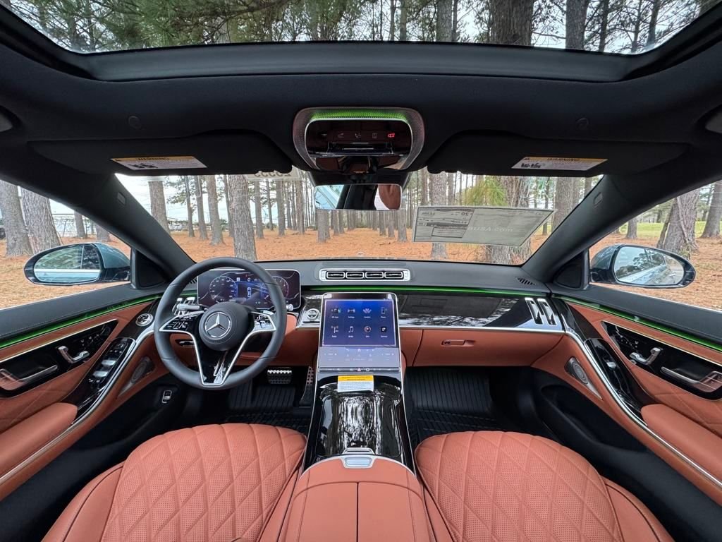 2025 Mercedes Benz S 580 4MATIC photo 2