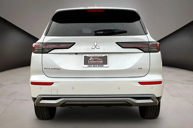 New 2026 White Mitsubishi SE image 4