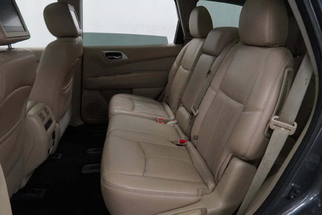 Used 2017 Gun Metallic Nissan Platinum image 21